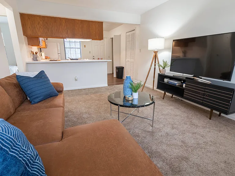 The Court at Sandstone Apartments — Photo 7