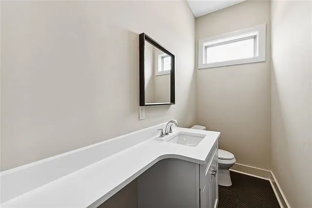 2139 Columbus St — Photo 14