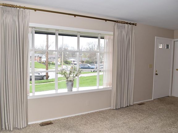 3rd image of 1029 Pinehollow Ln