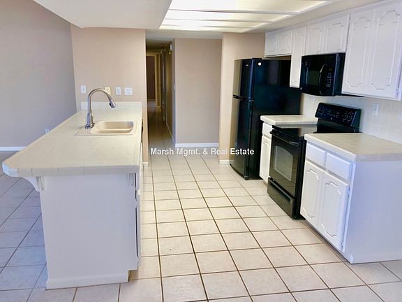5th image of 1911 E Diamond Dr