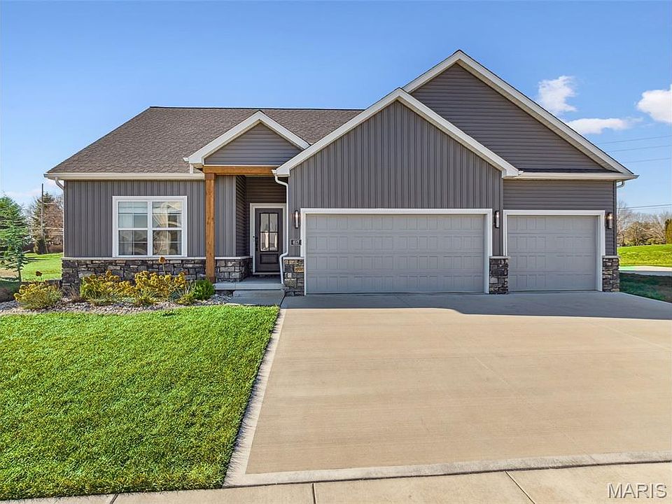 1st image of 617 Tea Olive Way