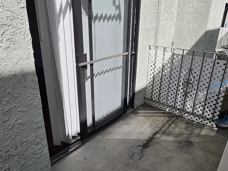 533 E Verdugo Ave — Photo 31