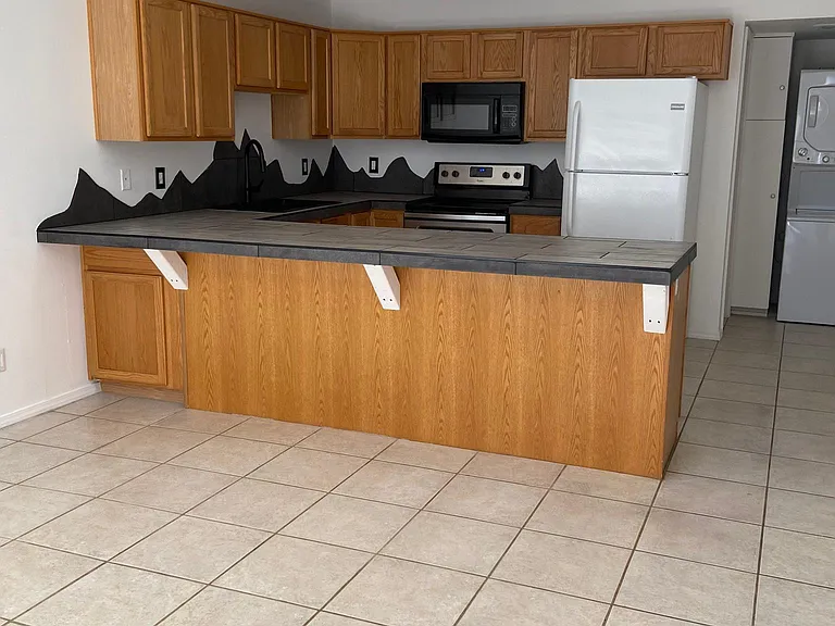 985 W Beaver Flat Rd — Photo 2