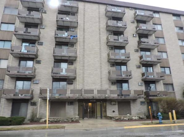 850 Des Plaines Ave APT 101, Forest Park, IL 60130