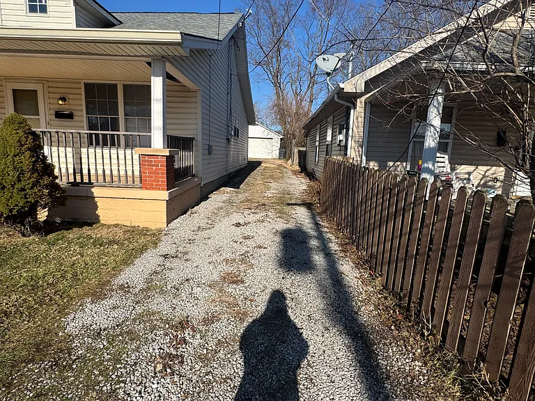 945 Dayton Ave — Photo 3