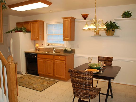 4th image of 5909 Maybrook Dr