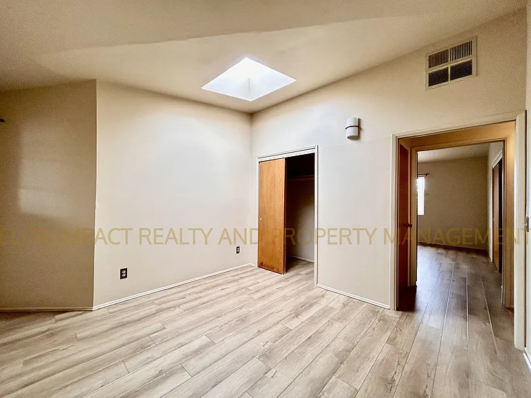 3215 North Cherry Avenue - 3215 — Photo 10