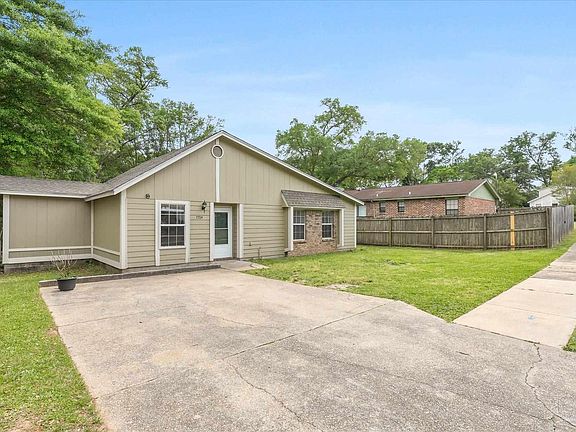 2nd image of 7704 Brook Meadow Pl