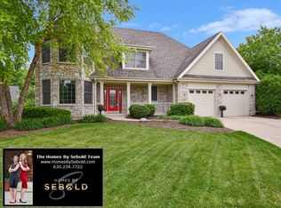 1221 Snow Ct, Batavia, IL 60510