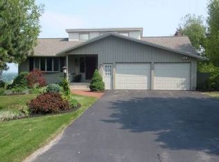 5261 Knolltop Ter, Syracuse, NY 13215