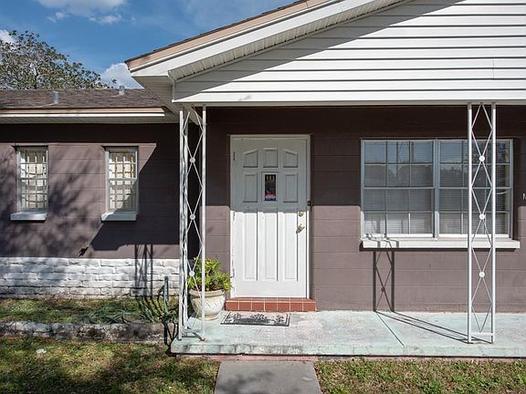 3rd image of 4707 N Fremont Ave