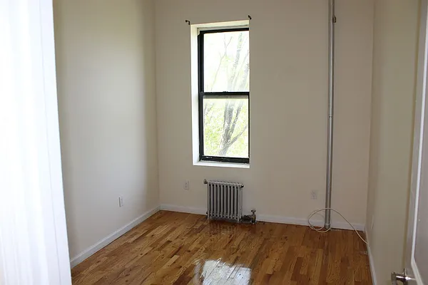 Rented by Premier Metro Realty Corp | media 7