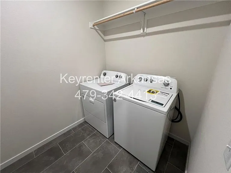 4808 Planetree St — Photo 24