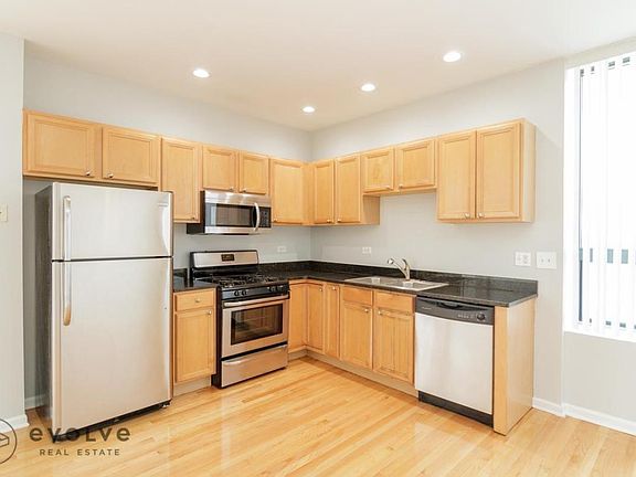 2nd image of 2453 W Howard St #2451401