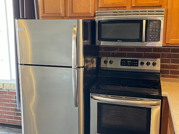 5th image of 248 E 3rd St Suite H