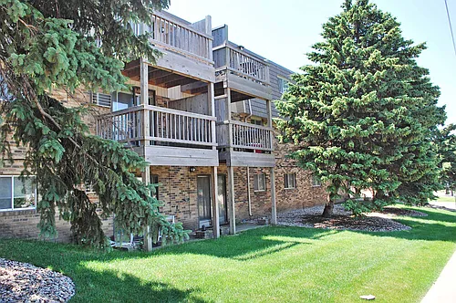 Kings Kourt Apartments Photo 1