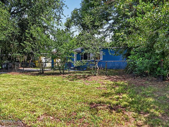 2nd image of 2625 LARKSPUR Avenue