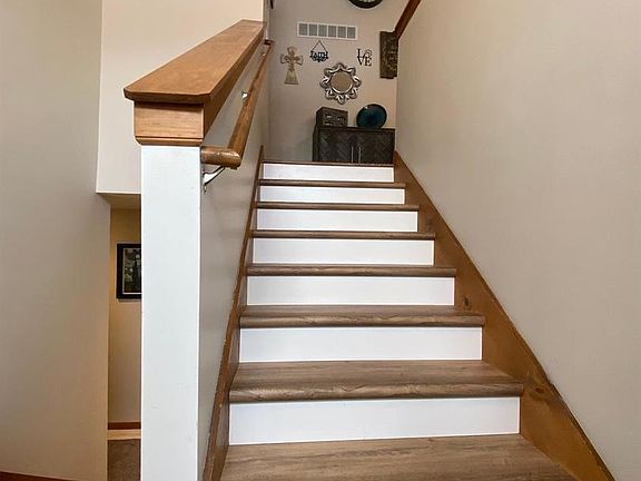 4th image of 14801 Euclid St