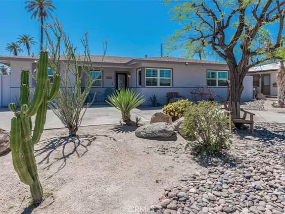 3rd image of 82245 Sierra Ave