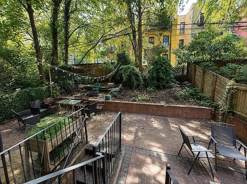 662 Park Place — Photo 1