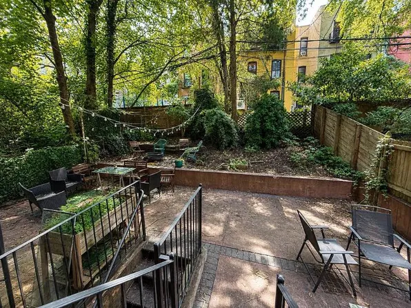 662 Park Place image 1 of 14