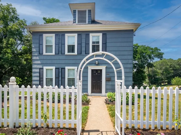 89 Congress St, Amesbury, MA 01913