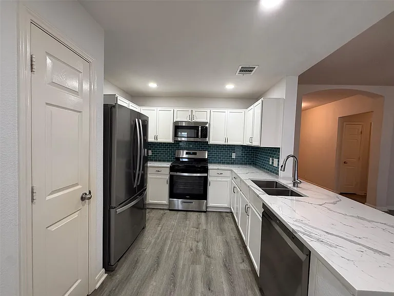 645 Arrowood Pl — Photo 4