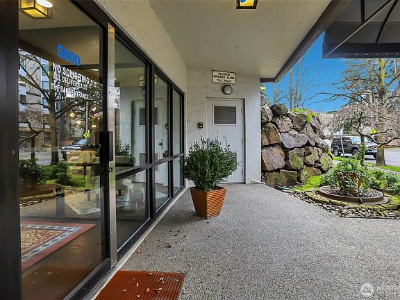 2nd image of 5000 California Avenue SW #406