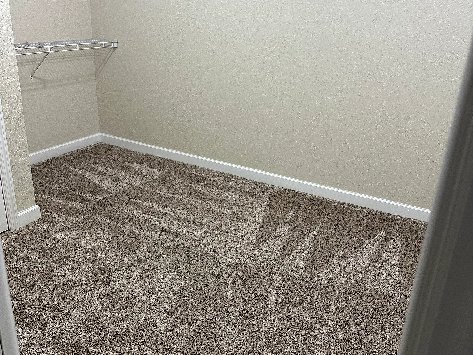 5 bed, 3.5 bath, 3400 sqft, $1,100 — Photo 4