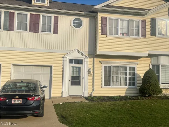 374 Eden Ln Unit 4, Medina, OH 44256