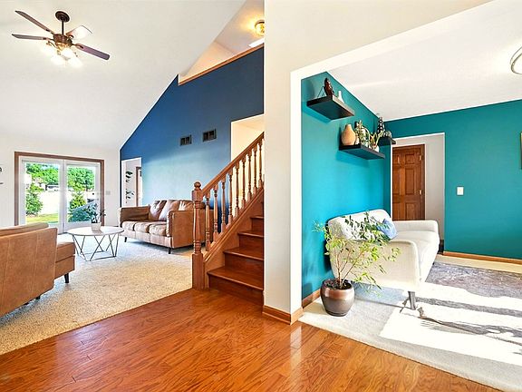 3rd image of 2040 Stone Hedge Ln
