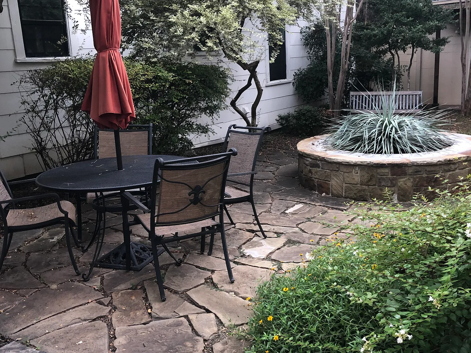 1 bed, 400 sqft, $1,050 — Photo 2