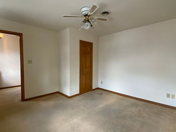 5th image of 140 W Main St #2B-1BA-1100SQFT