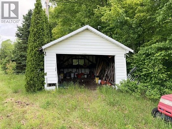5th image of 619 Granary Lake Rd