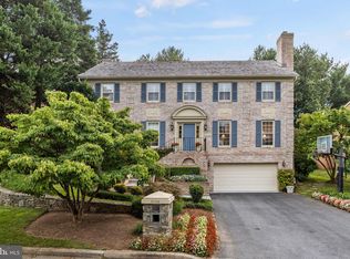 9708 Holloway Hill Ct, Potomac, MD 20854