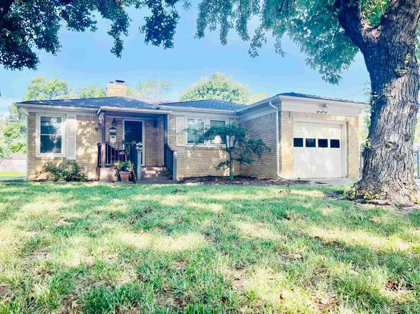 565 N Park Ave, Valley Center, KS 67147