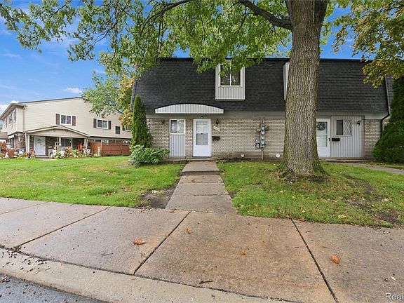 2nd image of 15813 Dupage Blvd