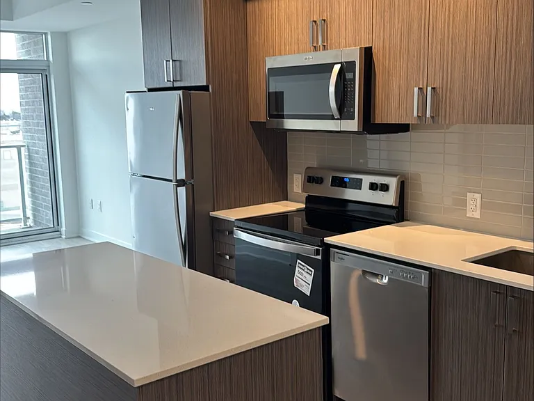 2782 Barton St E #608 — Photo 2