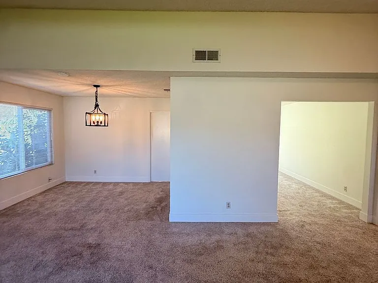1406 Oak Knoll Rd — Photo 7