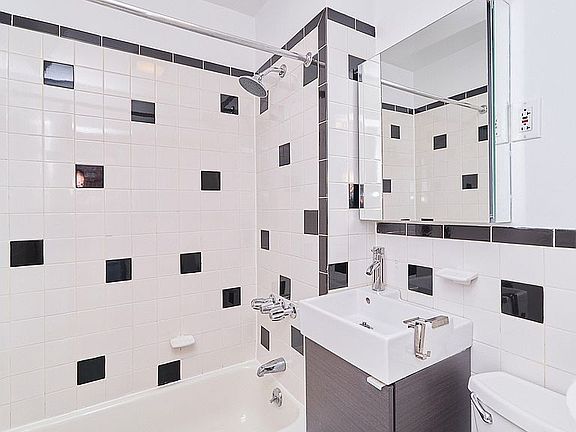 4th image of 319 E 95th St APT 28