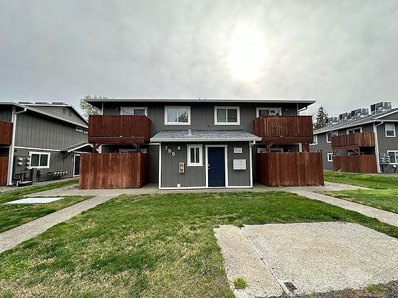 2nd image of 755 Lakeside Dr #1