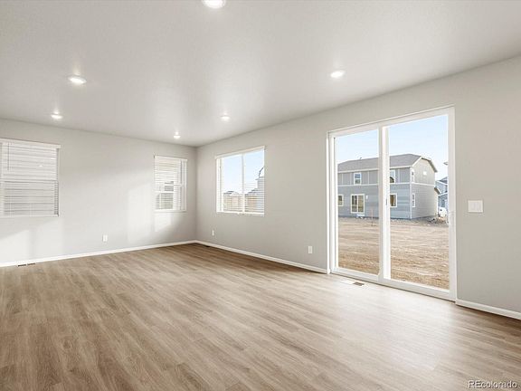 5th image of 4631 Sunsplash Way