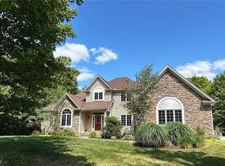 10145 Charlton Ln, Novelty, OH 44072