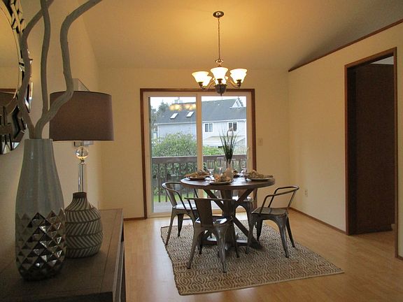 5th image of 5036 Orvas Ct SE