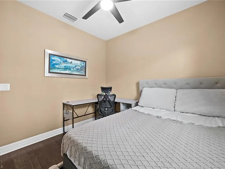 14750 Laguna Dr — Photo 32