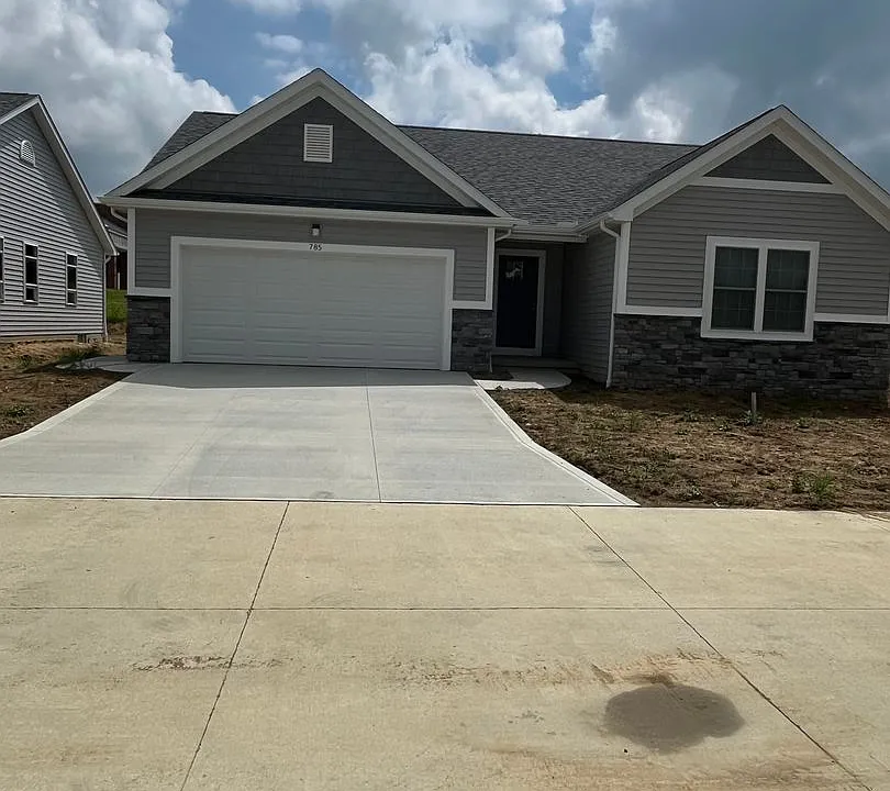 786 Glory Dr