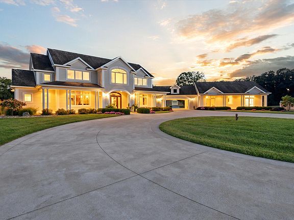 2nd image of 2122 Grange Rd