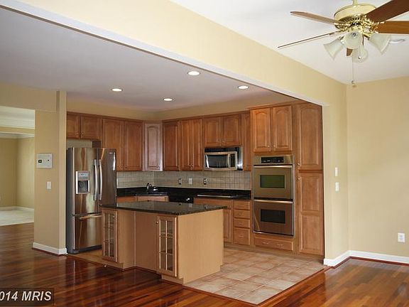 4th image of 1043 Hotchkiss Pl