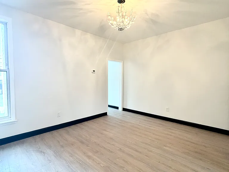 2525 W Lafayette Ave — Photo 5