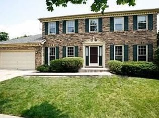 4421 Fender Rd, Lisle, IL 60532